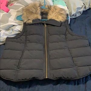 Women’s Puffer Vest
